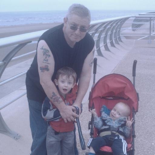 lm married to a fantastic man and we have 2 wonderfull sons ben and stuart,my little family mean more to me then anythink xxxxxx