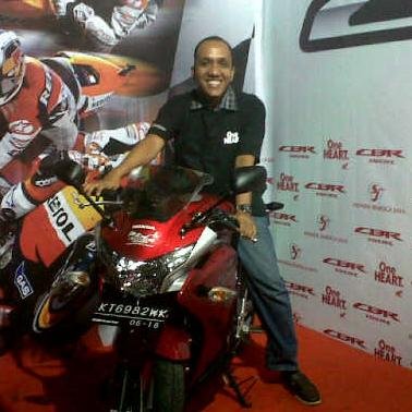 Invite  PIN BB 29676485,Just for girl. DM aja, siap menerima kontakmu khusus para cewek, rahasia terjamin. Follow to help promote