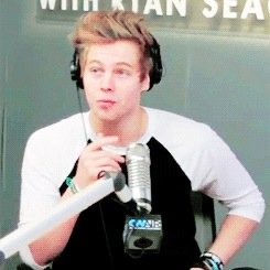 ☯follow @somewhereknew and ask for a dm to luke☯