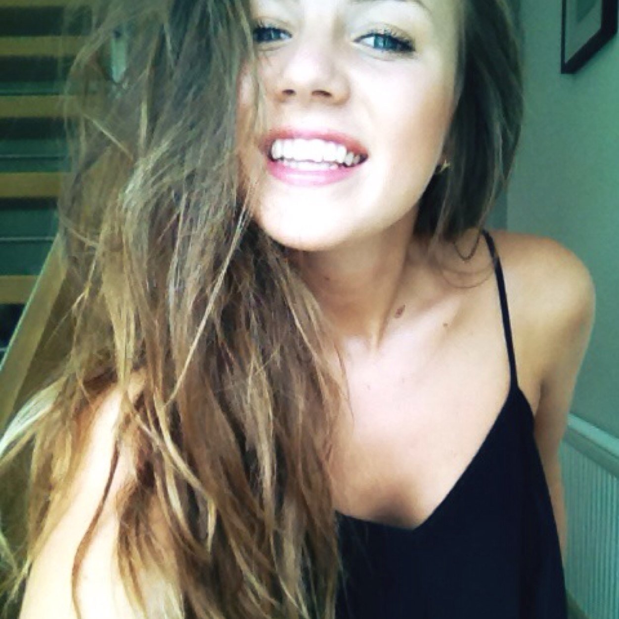 anna_thwaites's profile picture. Snapchat;anthwaites Instagram;annnathwaites