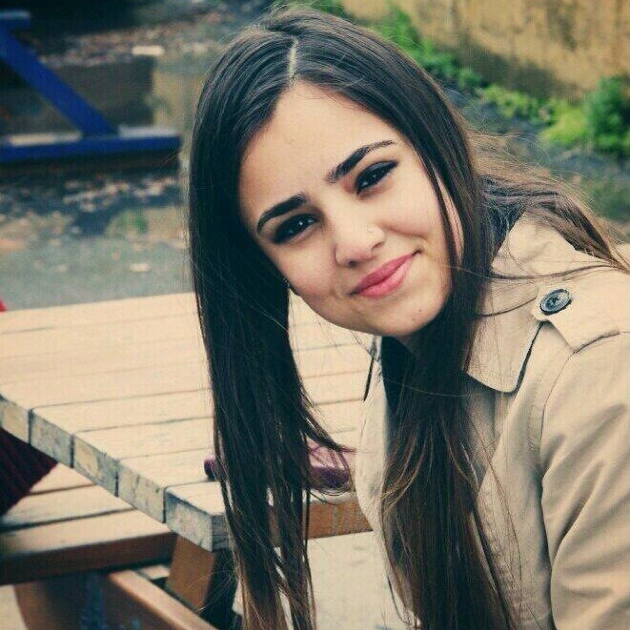 Mujer a colores y llena de amor. Estudiante de Comunicaciòn y fan de los animales