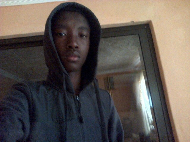 Handsome , funny , loyal , love sports , I love 1 person with all my hart.
