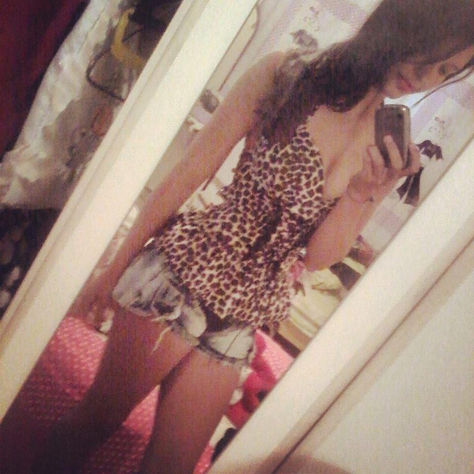 Tua invejaa faz meu sucesso ,no meu talentoo a critaividade Na boka das recalcadas eu viroo celebridade. sigui q me segui .. *-*