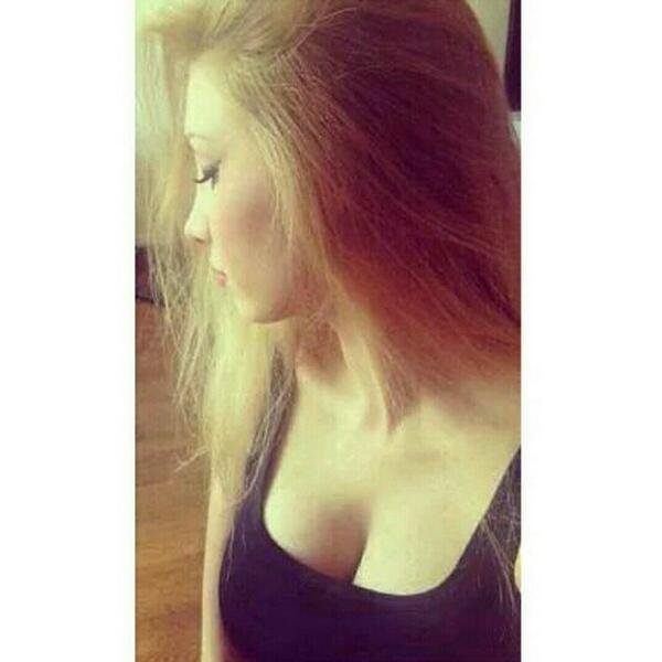 aslipamuk_'s profile picture. Dünya Paris'ten bakınca başka güzel