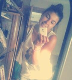 BottonYlenia's profile picture. 