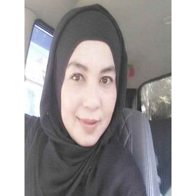 LolaDamp's profile picture. 