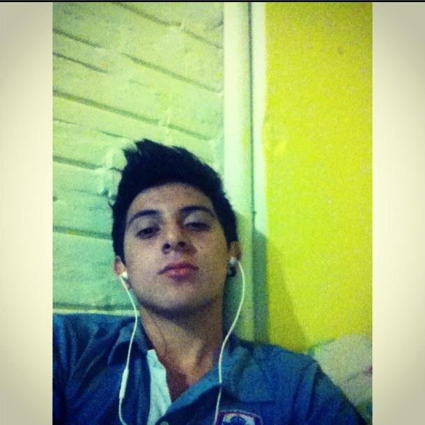 Ni bollo por lo que digan de mi (Y) ◕_◕ Insta: carlos.blanco99 Snap: blancdani  #Seguíme_te_Sigo. Copiar tweet  & serruchear a amigos (Y)