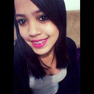 Brasileira, Corinthiana, morena, linda, viciada no twitter... me  amo em primeiro lugar ;)