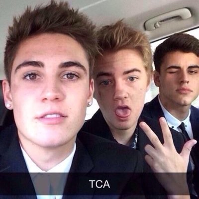 Go follow @mendeshippie tysm I do retweets, follows, etc.