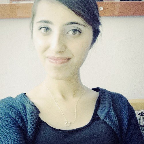 Yalnızlık paylaşılmaz,paylaşılırsa yalnızlık olmaz