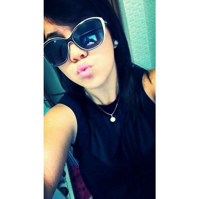 Brazilian Girl ,16 , namorando .
Aparentemente, o mundo não é uma fabrica de realização de desejos.  
#ACulpaedasestrelas 3