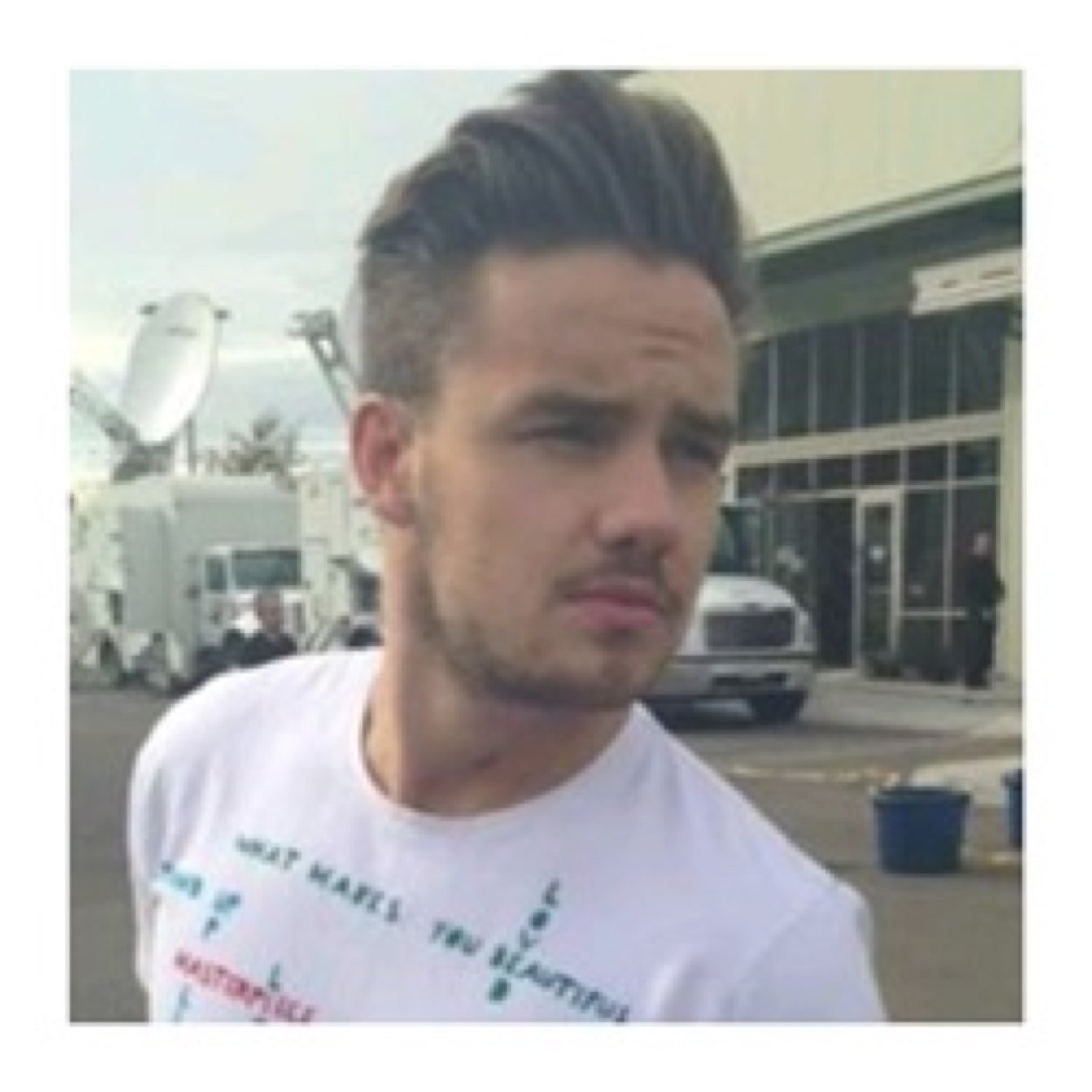 gave you a free follow so follow me on @wineIarry, I follow back.