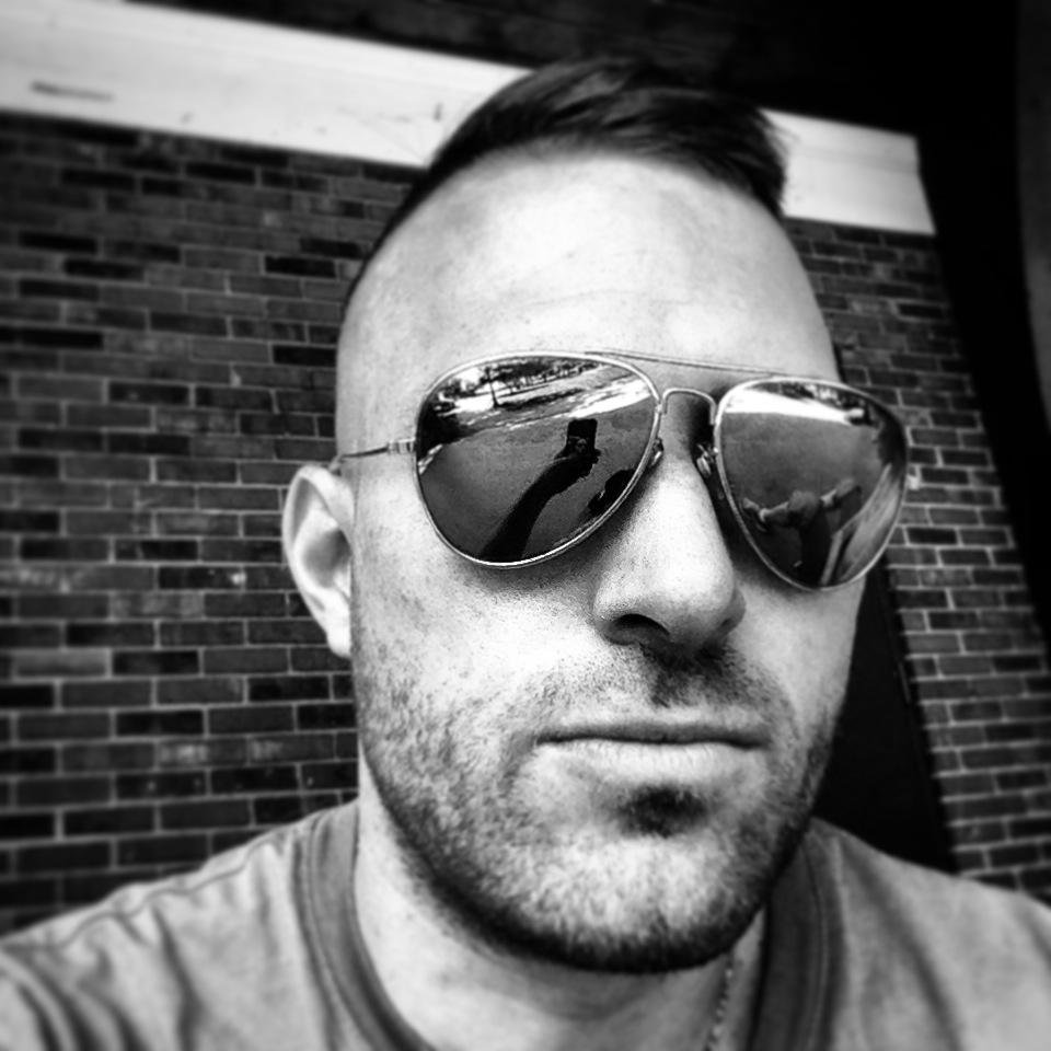 UX/UI Design Lead, drummer, hockey goalie, footy fan, outdoor enthusiast, gamer