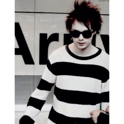 i gave you a free follow to help you gain so please follow @damnastxn for me please
