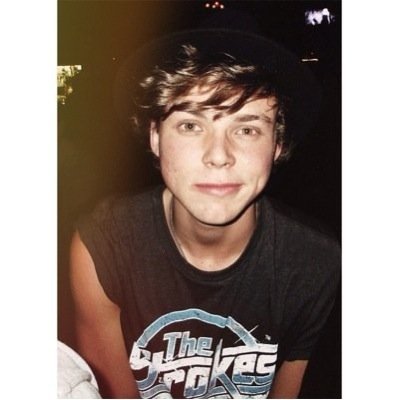 I gave ya a free follow so follow  @highwaistedash_  ;)
