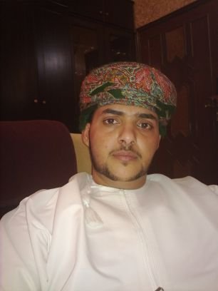 مهتم بالعمل التطوعي و محب لجلالة السلطان و عاشق ل عمان أنتظر وظيفة حكومية لأني تخرجت سنة 2002 و إلى أﻵن بلا وظيفة حكومية