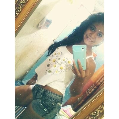 En que Momento me Volví tan fría?                                          Instagram: SelenaKarim_30  Facebook: Selena Sentmat
