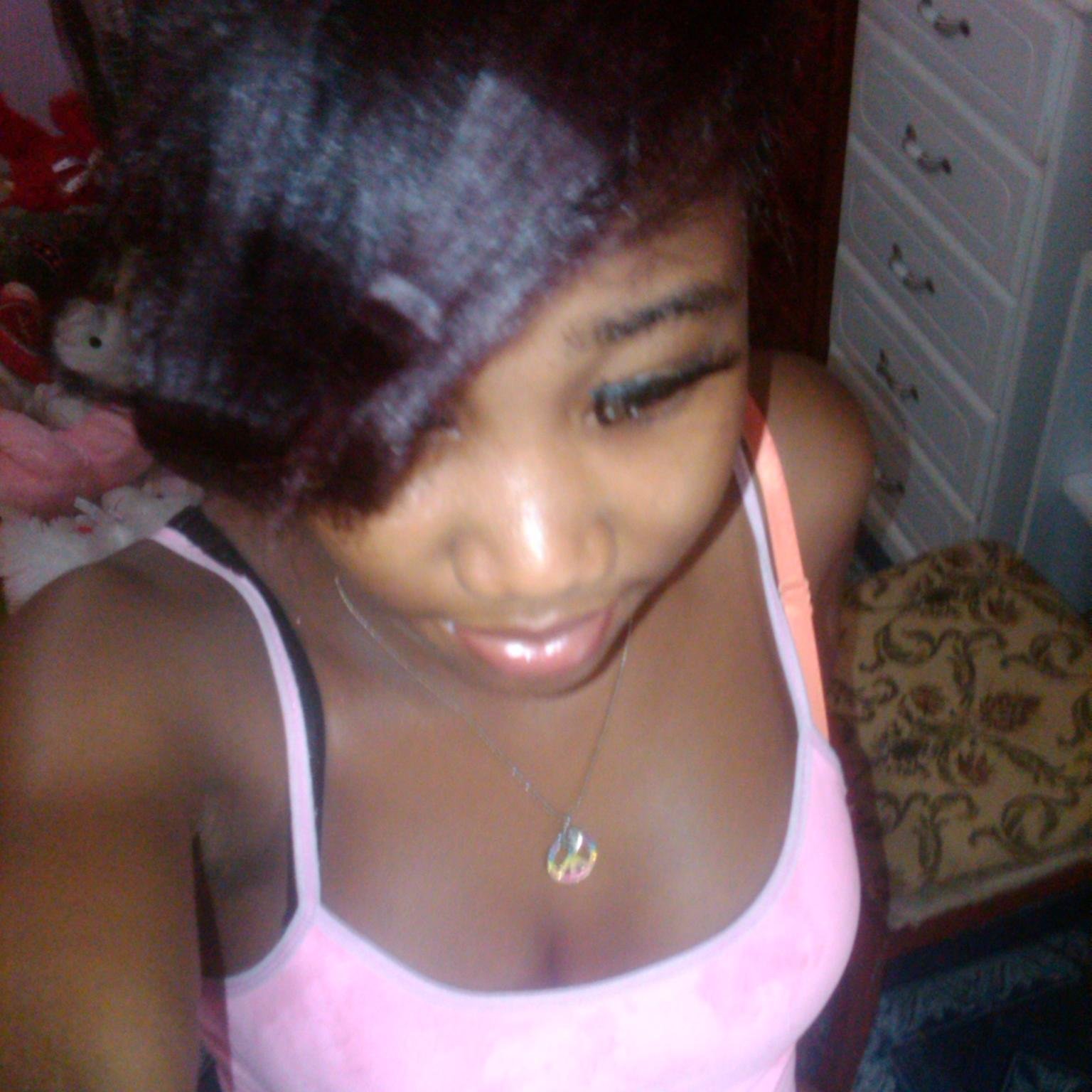 love to party lime with close fren n do rel shit with dem plus i love myself  and follow mi i follow bck