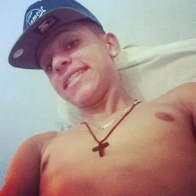 Deixando tudo pra lá, me estressando menos, quero paz, tranquilidade.. Mal aqui não vinga, só amor e paz! ✌'