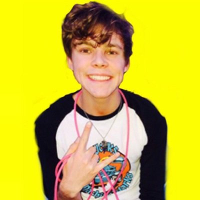 go and follow @socixlmichael because she gave you a free follow