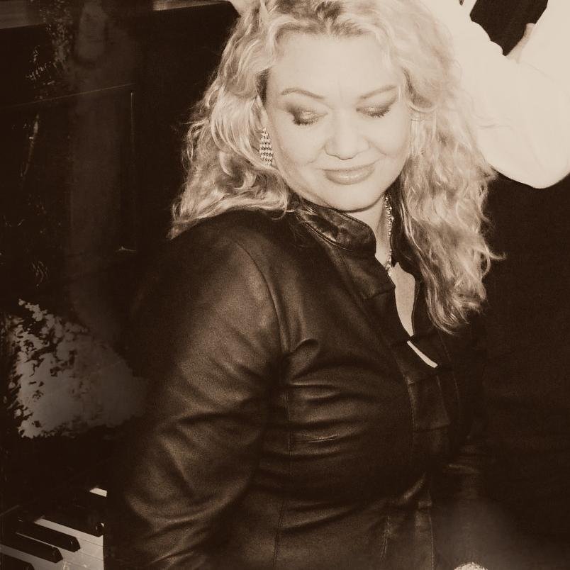 CharlieBirdBlue's profile picture. 