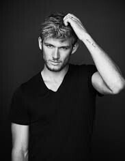 [SL1] - I'm a high school teenager, and let me say one thing, one party can screw your life. *Mundane. ||TMI-AU-RP|| [SL2] - Badass Shadowhunter. *Nephilim.