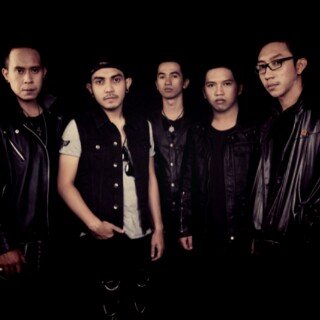 Akun FansBase @maleoband Follow Twitter @maleonia_ and Like Page FB MALEO BAND, Booking Contact [@riefpurnama : +628122301309]
