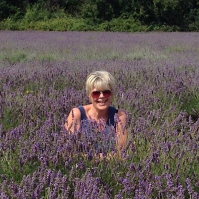 LoneInBalham's profile picture. Mum of two; love to organise events & stuff; supporter of the Balham community, enjoy wine, champagne and Tia Maria!