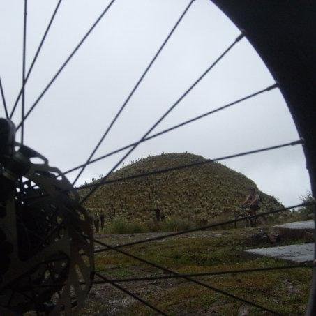 Notas de ciclismo en la carita de Dios. Podemos tener un Quito mejor.