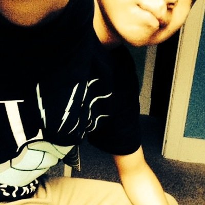 Im 13 im a student and i love to game with my friends and have a good time(: I also love to skate❤️