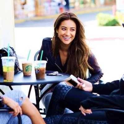 PrettyLittleEF's profile picture. Emison Shipper! - Un des comptes fan d'Emily Fields ❤️ - PLL is a drug. -A