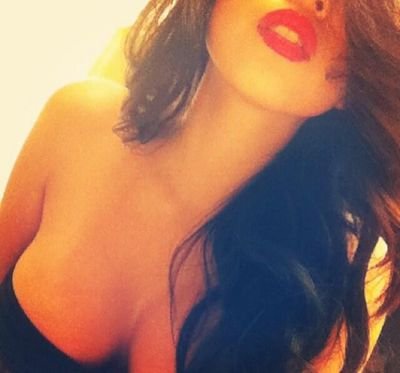 Pos una chika ∂ mente abierta.. Y cariñosa y gusta vivir la vida sigeme y te sigo.. agregame a #LINE ID Yessycastro