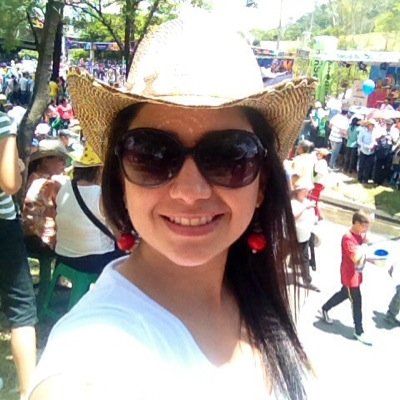 Buscando el camino de la felicidad, procuro aprender a ser feliz.