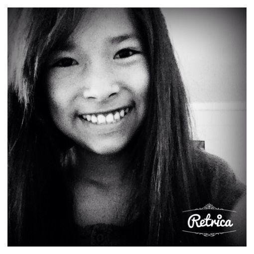 I am 18 years, I love Harry Styles of One Direction and I love Dogs...