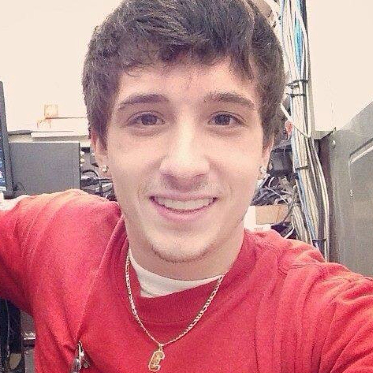 Andrew570's profile picture. I'd rather fail at doing something i love, then succeed in something i hate. God is Good! From the 570. USARMY HOOAH