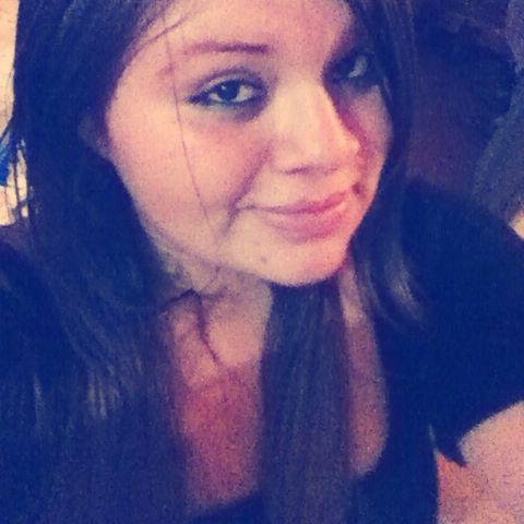 Soy super Linda soy Una fanatica del Bebeto *---* Amo a las personas que me quieren y a las que me odian los quiero Fans del Bebeto por siempre :)