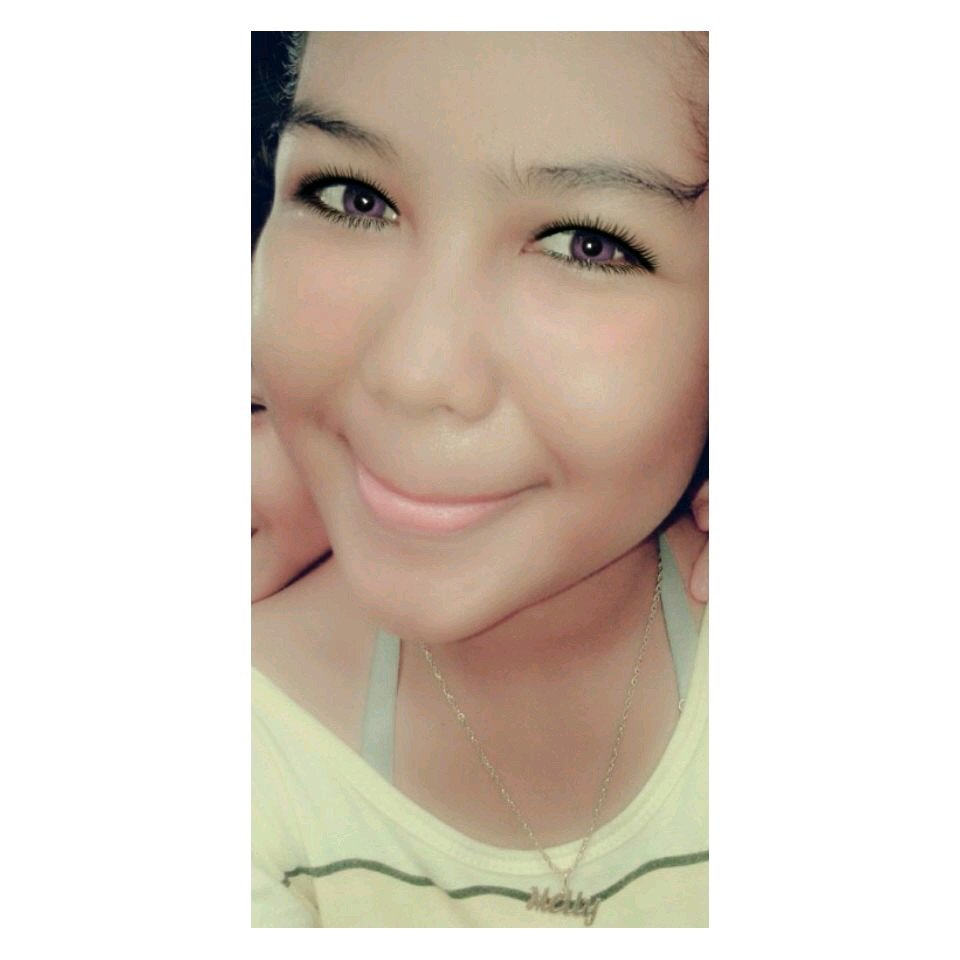 I love Allah♥. I love my mom♥. I love my father♥. I love my family♥. I love my friends♥. I love my life♥. And I love you, ♥ , yess 27_05_1999