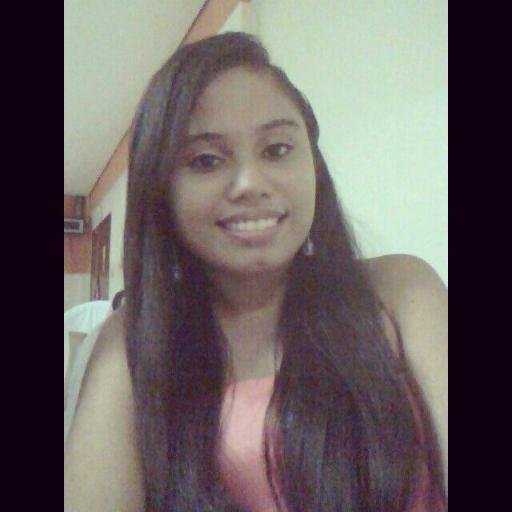 Mas ela é toda toda
Ela é toda toda
Toda top, toda linda, leve e solta
Relacionamento:solteira
