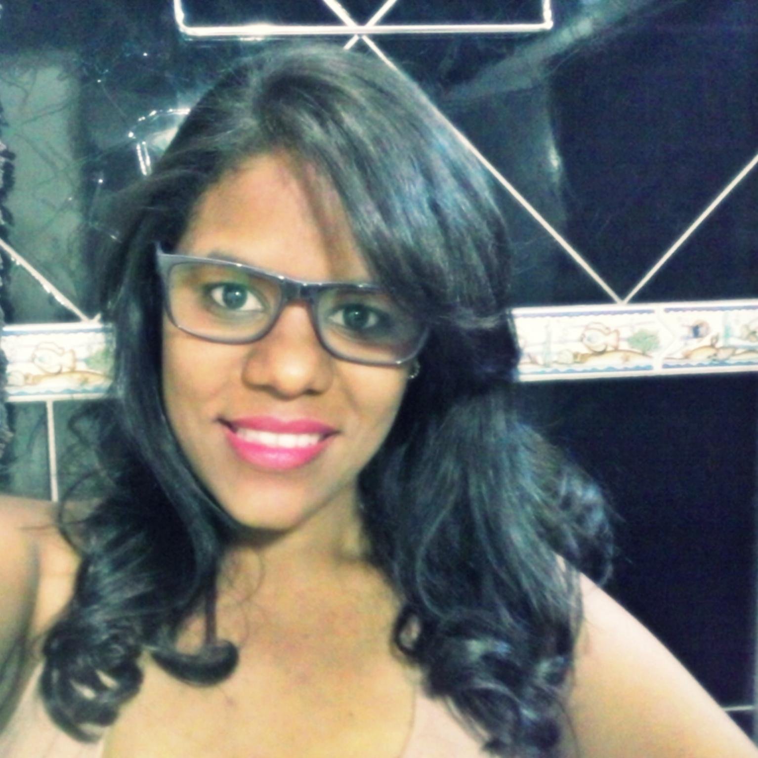 ♪Então valeu te ver assim pedindo pra voltar
Valeu demais te ver no meu lugar
Valeu te ver sofrer o que sofri, chorar o que chorei ♪
