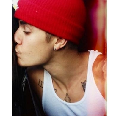 ''So your smile and what makes me happy, I love you and nothing nen no one can change .@JustinBieber '' -