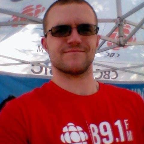 Student @ Mohawk/Radio DJ Hopeful/Always Eager To Meet New People