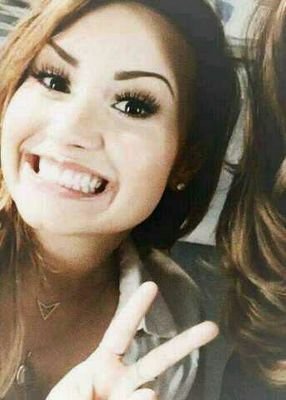 Nao tem bio teve um heart attack e morreu