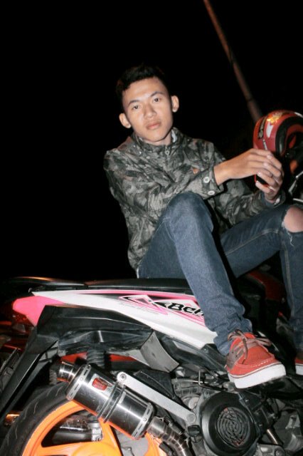 drian42314106's profile picture. Cornering©™ |  @WaFree_WF™