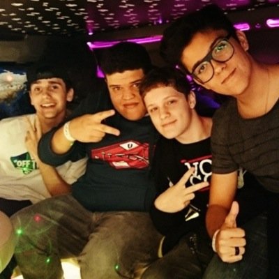 FC Dedicado à vários youtubers gamers ❤️Wii seguiu dia 22/06/2014 ❤️Retweetou,Curtiu e Respondeu dia 13/07/2014