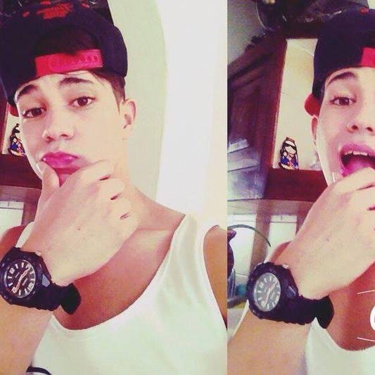 16. Chico guapo, sociable, divertido y muy cool. Con grandes aspiraciones. #StayStrong