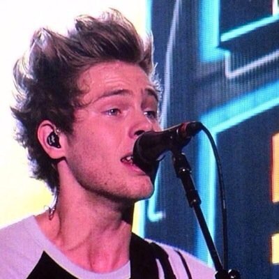 FREE FOLLOW FROM @MAGICALMVKE I FOLLOW BACK EVERYONE!!!! SO PLEASE PLEASE FOLLOW ME I BEG . I DO 5/4 DMS SO TURN ON NOTIFS