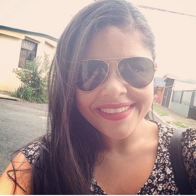 Médico de profesión- Creo en Dios-Familia.