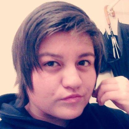 hola *-* soy cammyla tengo 18 años bueno soy buena persona me gusta la musica es lo unico que me relaja y acompañar siempre nunca la dejare c: