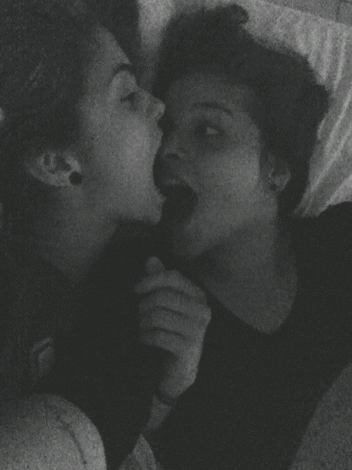 CuteLesbianPics's profile picture. love is equal