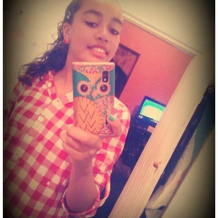 You used to be my solid ground
Now I'm drowning in the sea
And I just wanna believe in you and me
Yeah I just wanna believe in you and me
